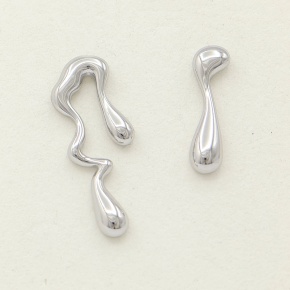 alva_zilveren_oorbel_grillige_druppel_2