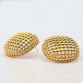 gouden_oorbellen_bol_met_bolletjes_relief_mabiente_jewelry