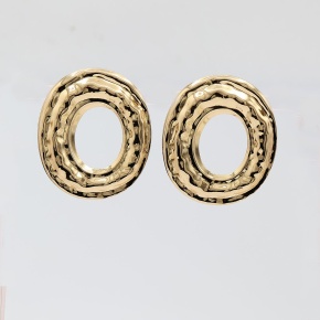 oorbellen_sola_van_mabiente_-_grote_messing_vergulde_oorbellen_met_gehamerde_structuur_en_luxe_poussettes__glanzend_en_stijlvol_design_met_tijdloze_uitstraling_1